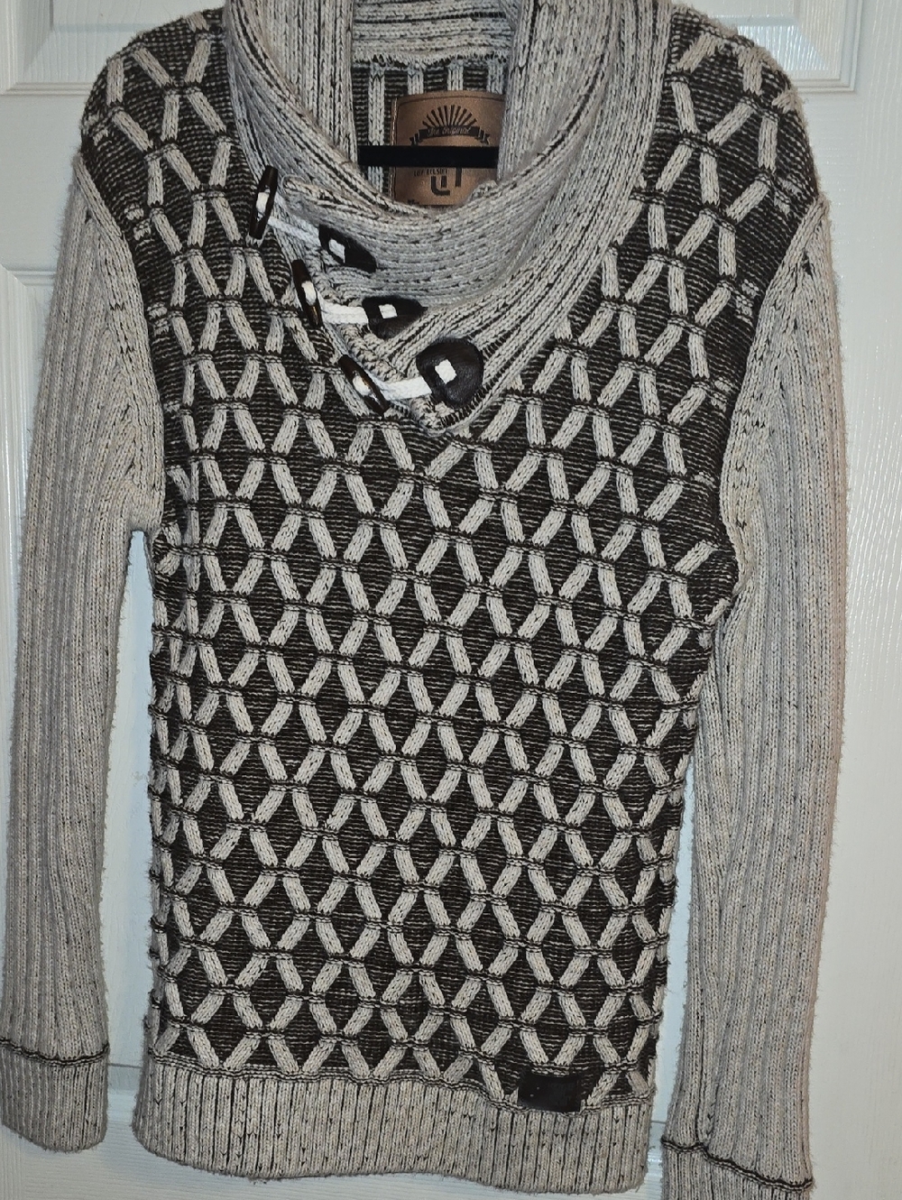 Men's Turtleneck Textured Knit Sweater‎ - Gray/Cream